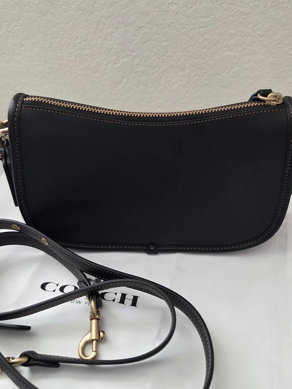 Coach Swinger Black Leather Shoulder Bag Crossbody - Picture 4 of 10